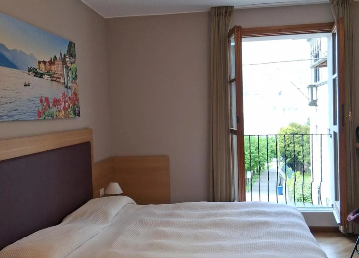 Hotel Ristorante Vapore Faggeto Lario 2*,  イタリア