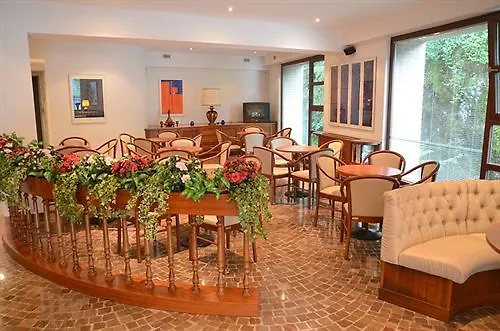 Hotel Ristorante Vapore Faggeto Lario 2*,