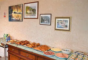 Hotel Ristorante Vapore Faggeto Lario 2*,  Italy