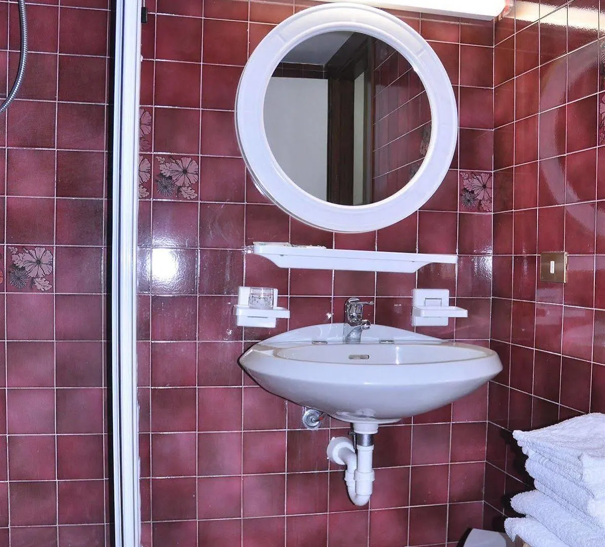 Hotel Ristorante Vapore Faggeto Lario Italy