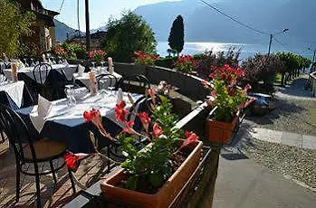瓦波雷餐厅酒店 Faggeto Lario 酒店
